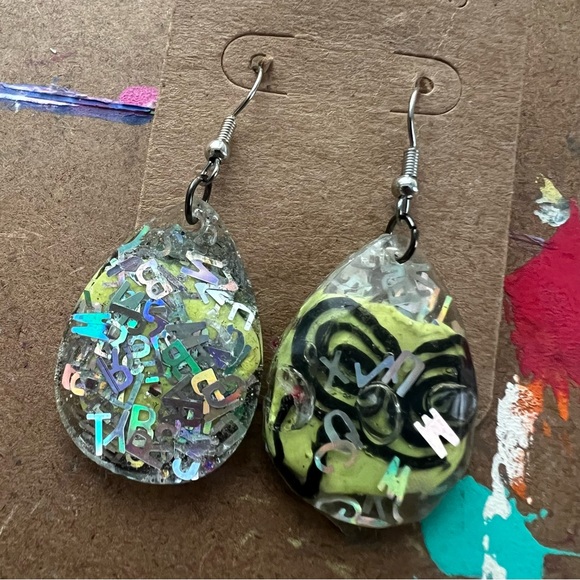 Silly Smiley Face Earrings - Picture 5 of 9